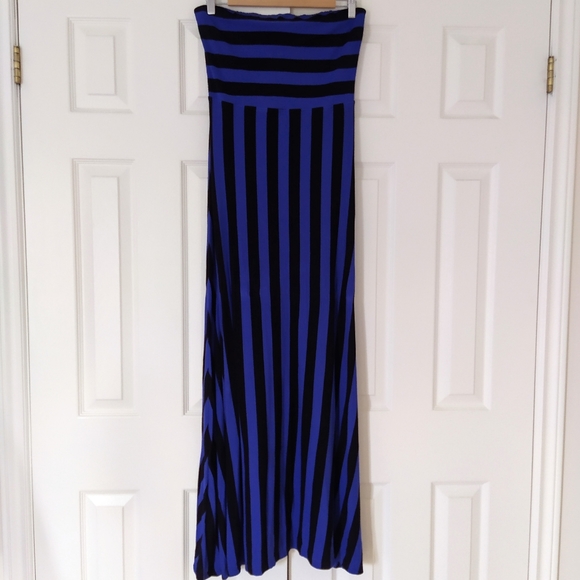 Striped Strapless Cut Out Back Summer Maxi Dress - Picture 4 of 7